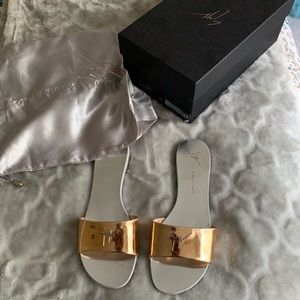 100% Authentic Giuseppe Sandal flats